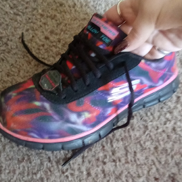 Skechers Alloy Toe slip resistance light weight - Picture 2 of 4